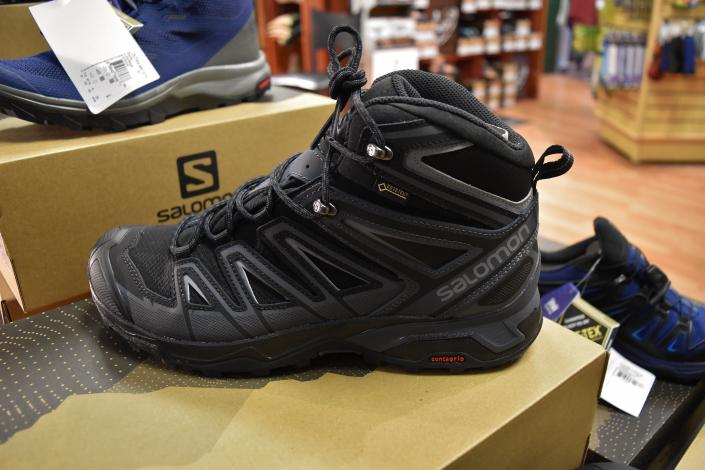 Black Salomon boot